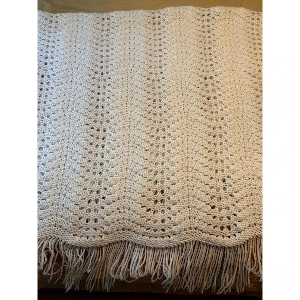 Vintage Handmade White Crocheted Afghan Throw Blanket Ripple Knit Fringe Scallop
